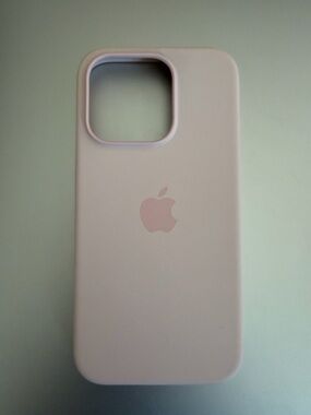 Apple iPhone 15 Pro Silicone Case with MagSafe, Light Pink